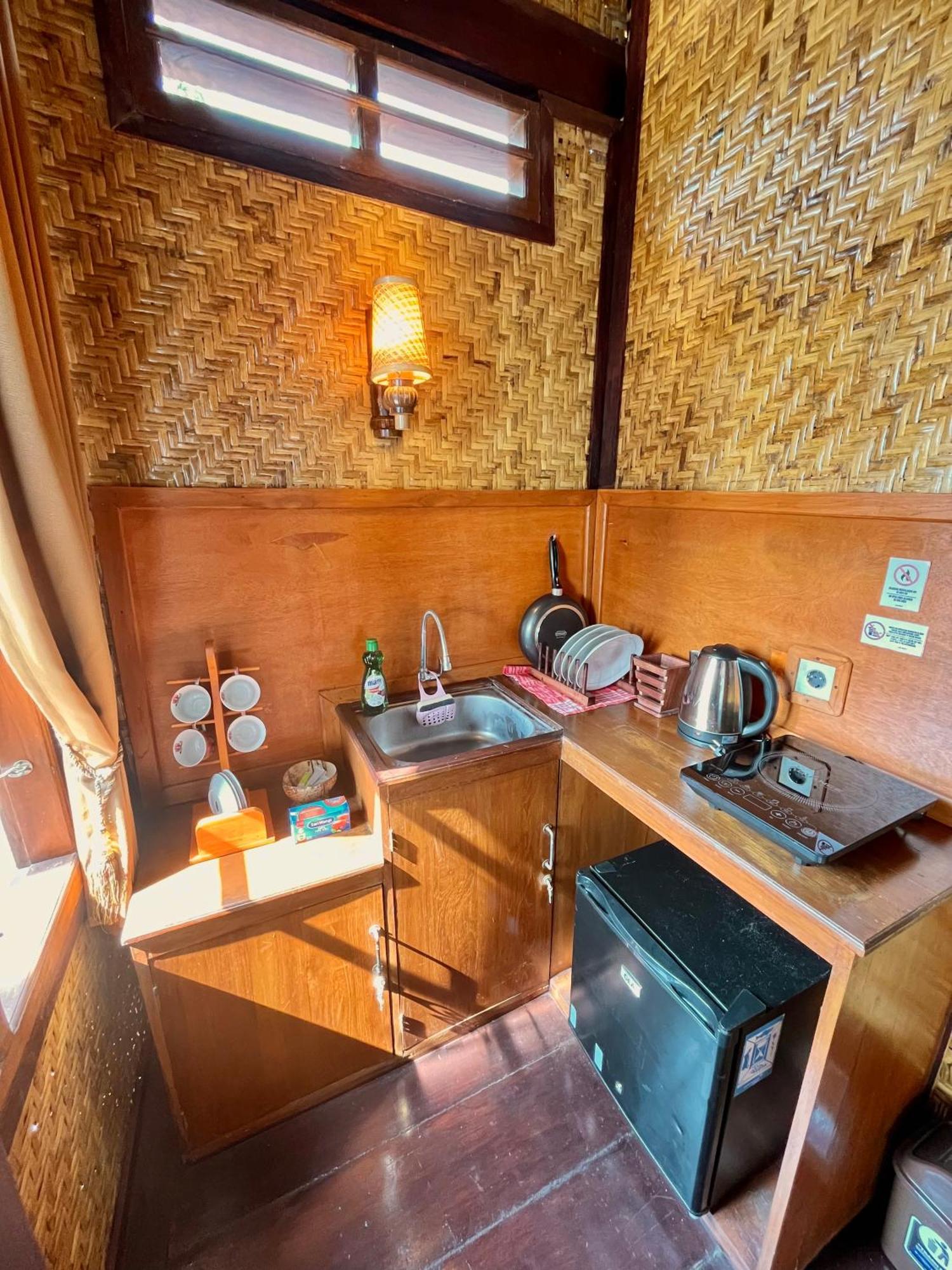 Joglo Homestay Banyuwangi บันยูวังงี ภายนอก รูปภาพ